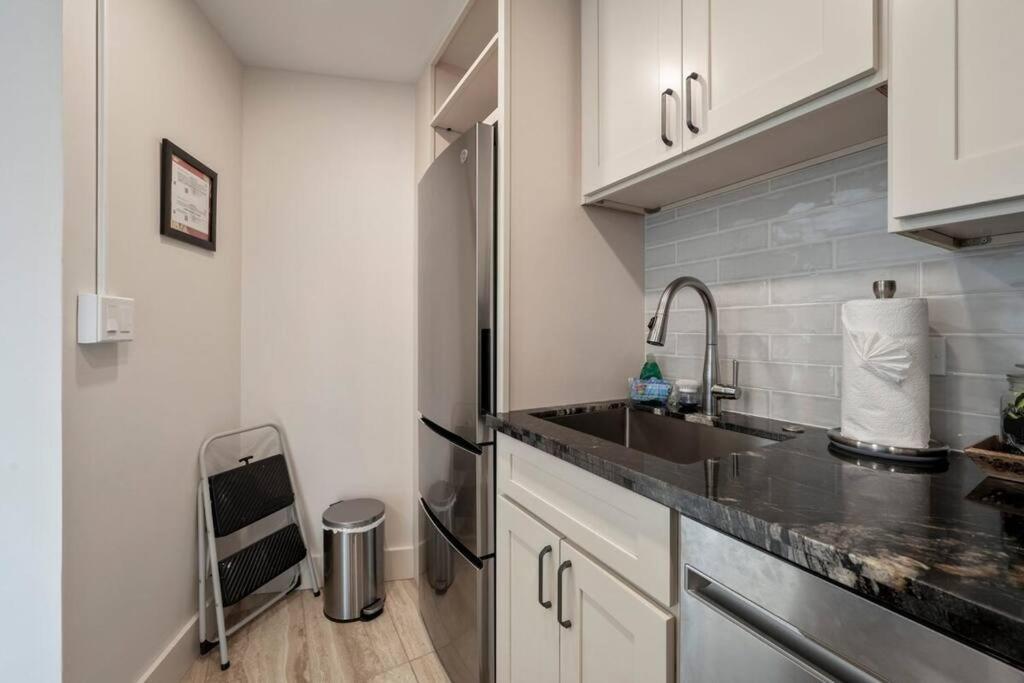 Ferienwohnung Hale Ono Loa 403- Top Floor, Ocean View, & Complete Modern Remodel Kahana Exterior foto