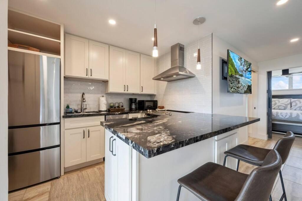 Ferienwohnung Hale Ono Loa 403- Top Floor, Ocean View, & Complete Modern Remodel Kahana Exterior foto